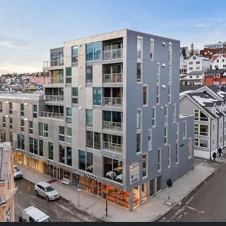 Stylish Top Floor In City Center Lejlighed