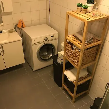 Stylish Top Floor In City Center טרומסה